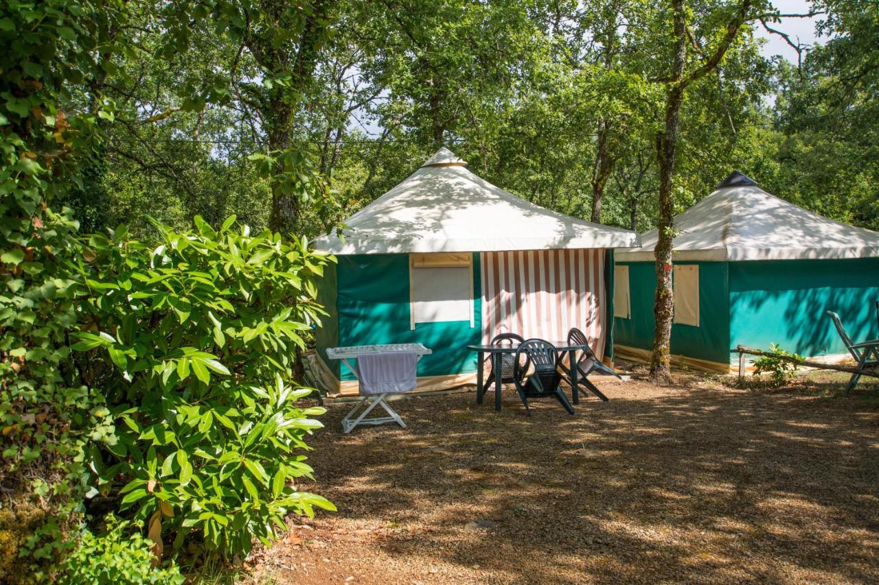 Camping Au Bois Dormant Hotel Chauffour-sur-Vell Exterior foto