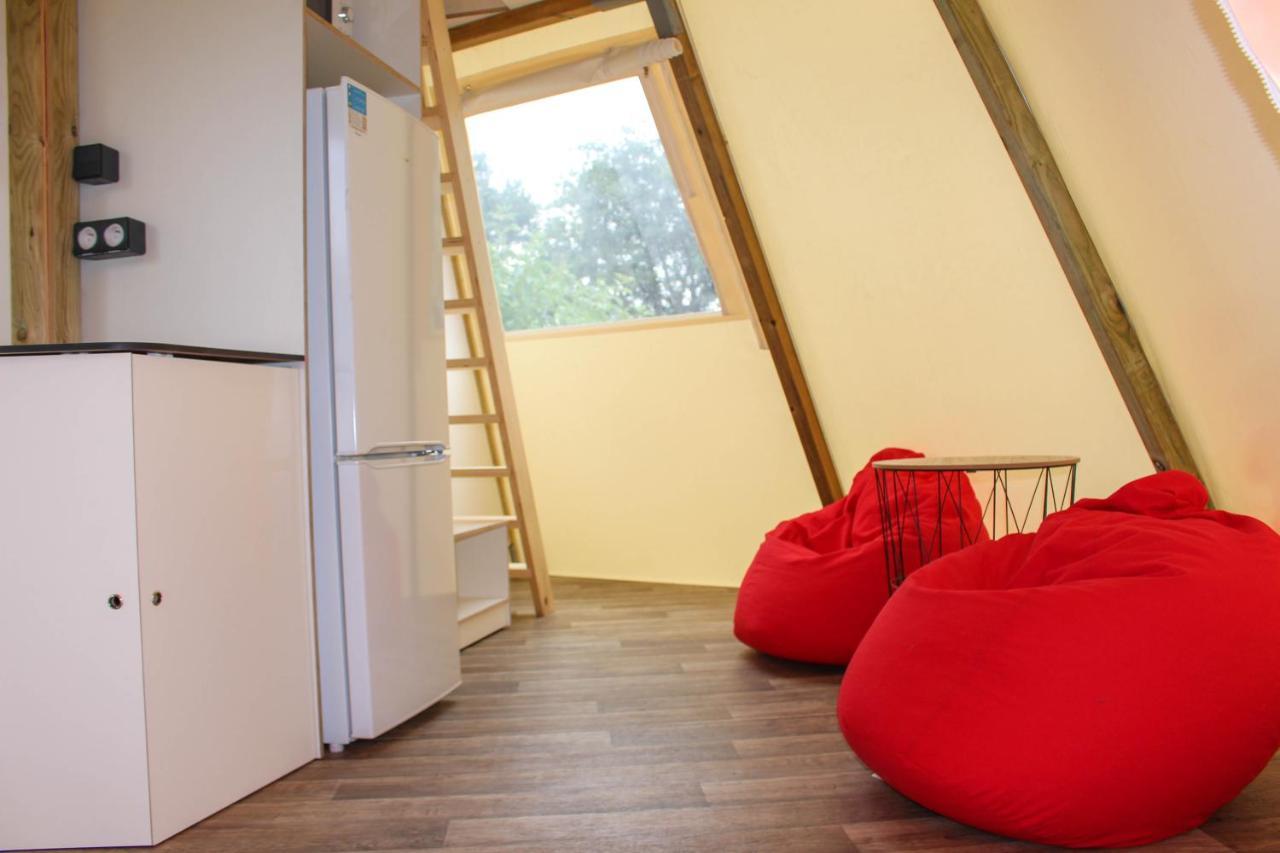 Camping Au Bois Dormant Hotel Chauffour-sur-Vell Exterior foto