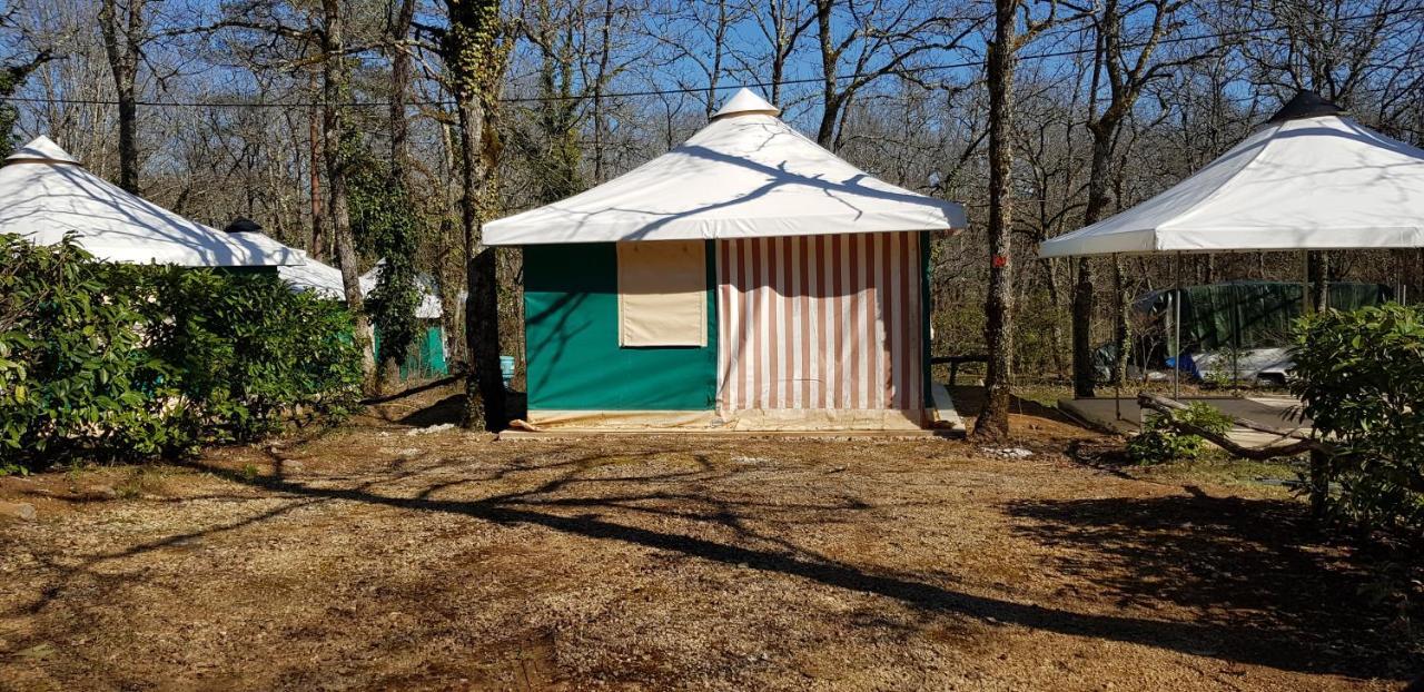 Camping Au Bois Dormant Hotel Chauffour-sur-Vell Exterior foto