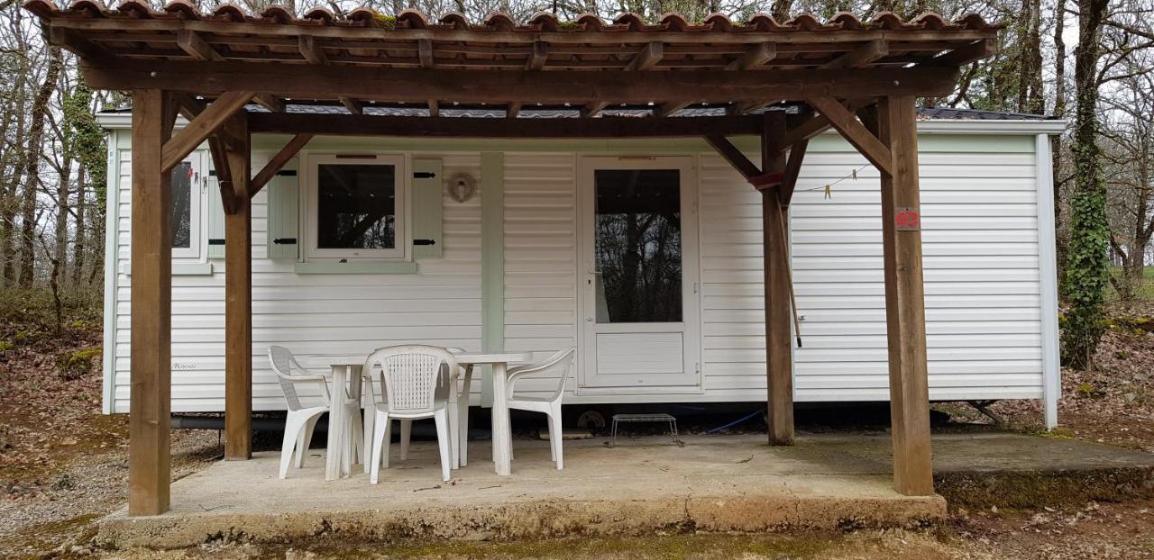 Camping Au Bois Dormant Hotel Chauffour-sur-Vell Exterior foto